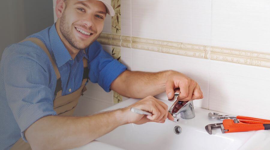 Expert burst pipe repair services in Meriden, WY